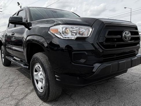 Used 2022 Toyota Tacoma SR AWD/4WD image 12