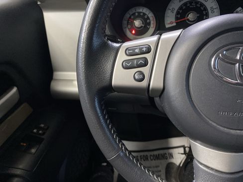 Used 2013 Toyota FJ Cruiser 4WD image 19