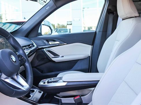 Used 2025 BMW X1 xDrive28i w/ Technology Package image 18