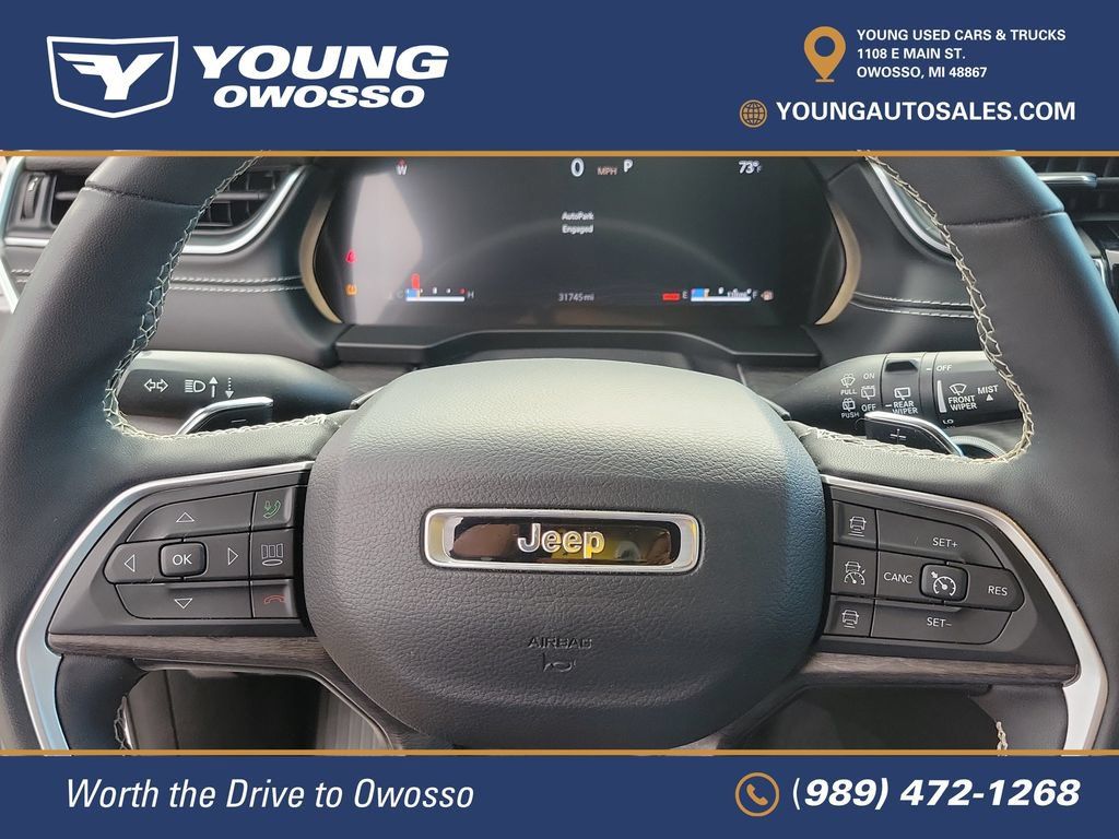 Used 2024 Jeep Grand Cherokee Limited w/ Black Appearance Package AWD/4WD image 12
