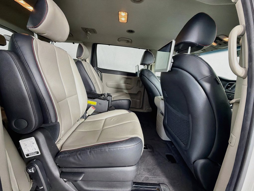 Used 2021 Kia Sedona EX FWD image 27