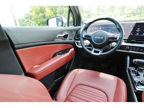 Used 2025 Kia Sportage SX FWD image 6