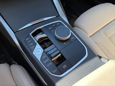 Used 2025 BMW 440i xDrive Coupe w/ Premium Package image 19