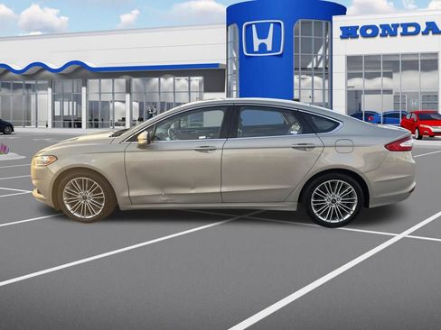 Used 2015 Ford Fusion SE w/ Equipment Group 202A image 3