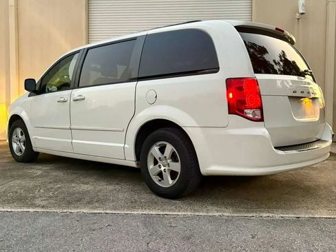 Used 2012 Dodge Grand Caravan SXT image 6