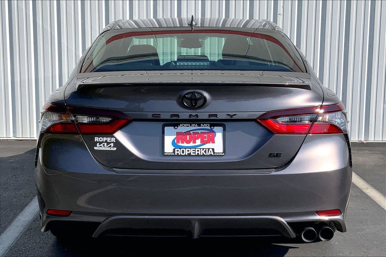 Used 2023 Toyota Camry SE FWD image 4