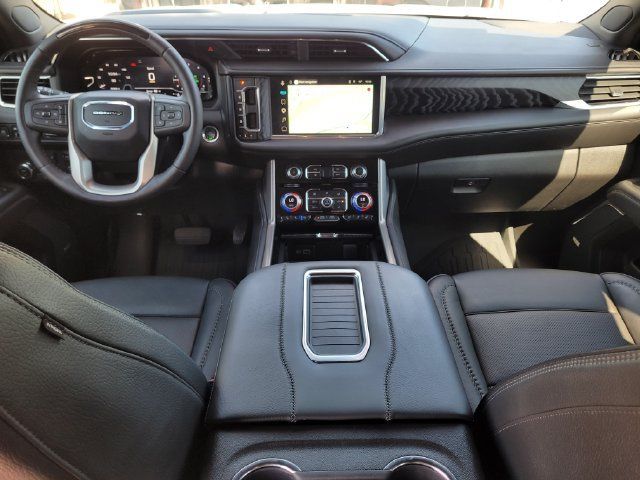Used 2023 GMC Yukon Denali w/ Denali Reserve Package RWD image 13