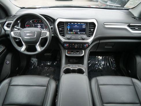 Used 2023 GMC Acadia SLT w/ LPO, Floor Liner Package image 10