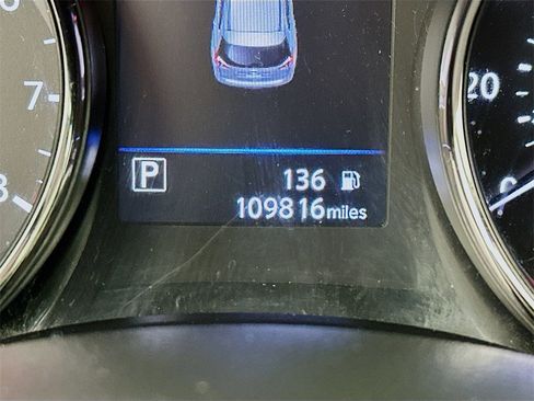 Used 2019 Nissan Rogue SV w/ Premium Package image 12