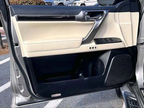 Used 2023 Lexus GX 460 Premium image 22