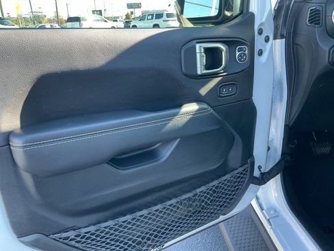 Used 2021 Jeep Wrangler Unlimited Sahara image 10