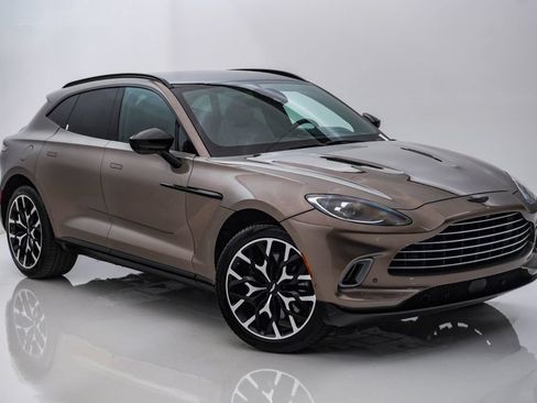 Used 2023 Aston Martin DBX AWD/4WD image 3