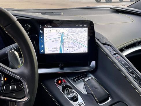 Used 2024 Chevrolet Corvette Stingray Premium Cpe w/ Z51 Performance Package image 8