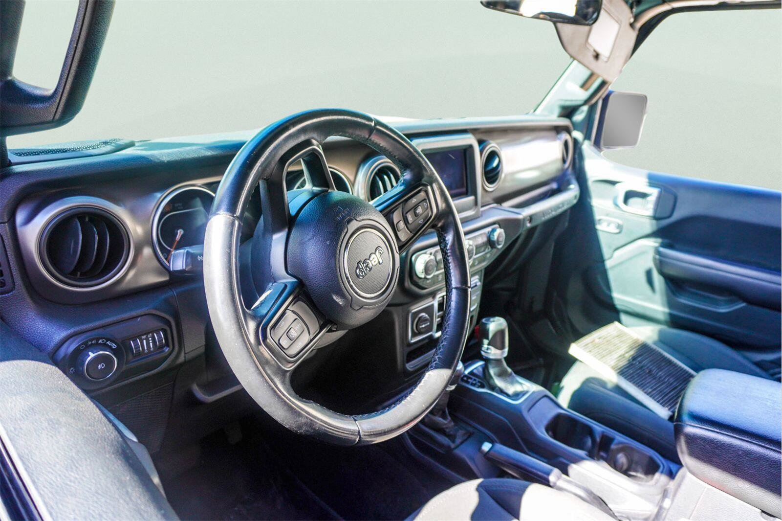 Used 2019 Jeep Wrangler Unlimited Sport S AWD/4WD image 3