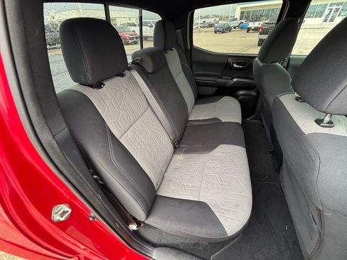 Used 2020 Toyota Tacoma TRD Sport image 27