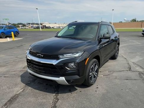 Certified 2023 Chevrolet TrailBlazer LT w/ Convenience Package AWD/4WD image 3