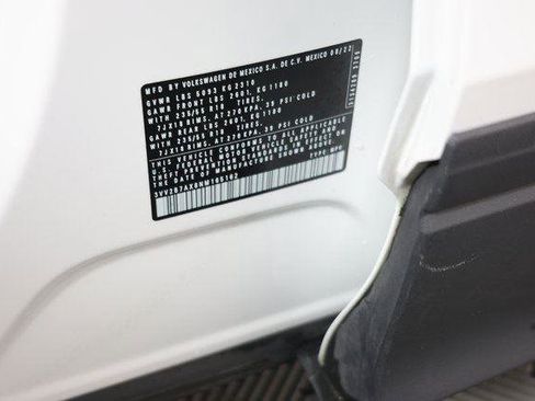 Used 2022 Volkswagen Tiguan SE image 28