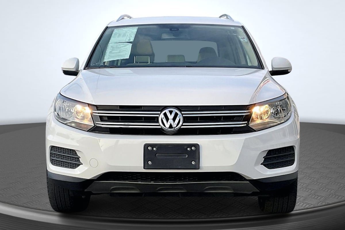 Used 2017 Volkswagen Tiguan Wolfsburg Edition AWD/4WD image 3