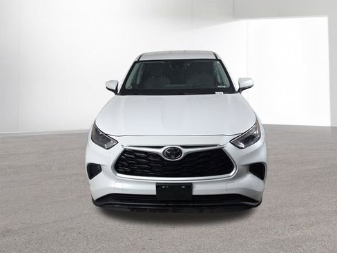 Used 2023 Toyota Highlander L image 45