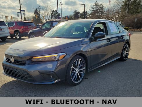 Used 2023 Honda Civic Touring image 2