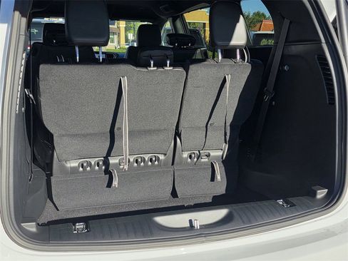 New 2026 Chrysler Pacifica Select image 12