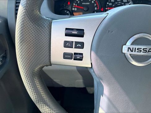 Used 2019 Nissan Frontier SV AWD/4WD image 17
