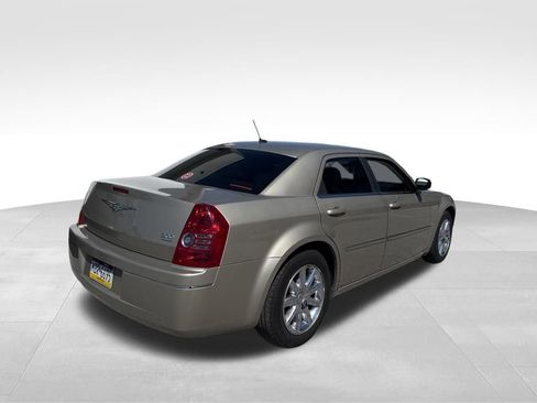 Used 2008 Chrysler 300 Touring RWD image 5