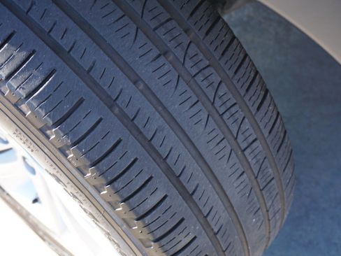 Used 2019 Land Rover Discovery Sport HSE image 12