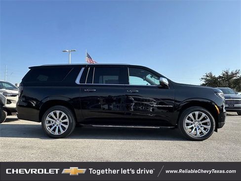 New 2026 Chevrolet Suburban Premier image 3