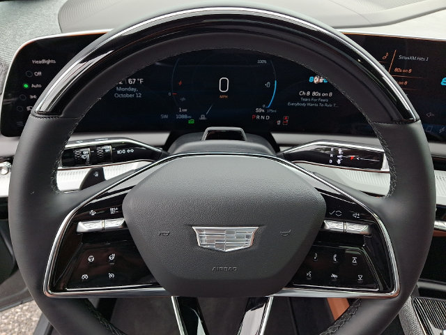Used 2025 Cadillac Optiq Luxury 2 AWD/4WD image 18