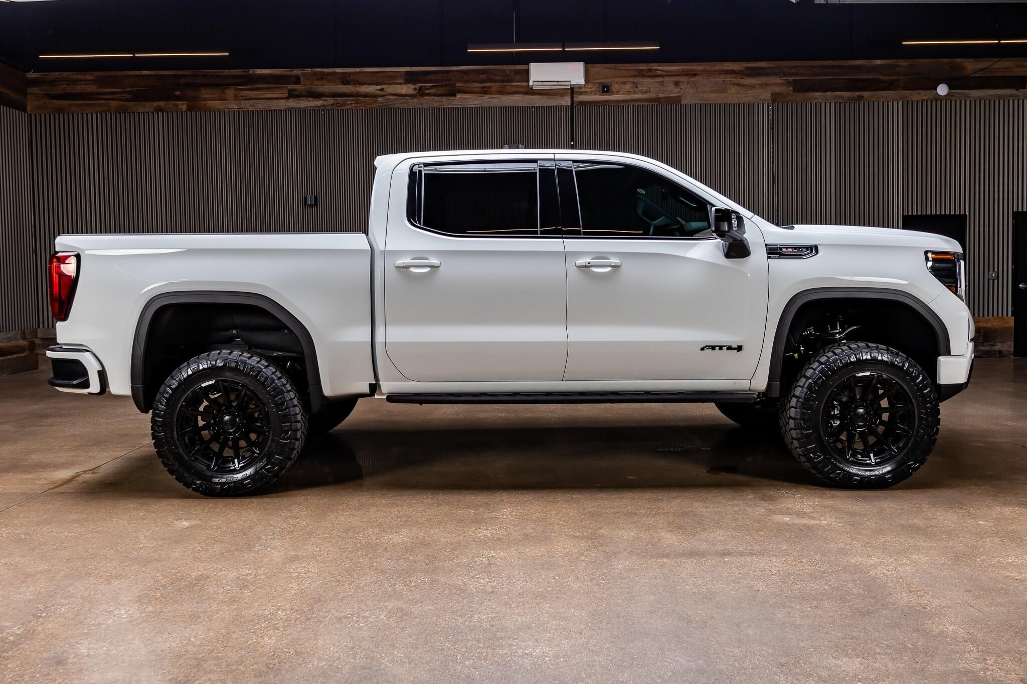 Used 2026 GMC Sierra 1500 AT4 w/ AT4 Premium Package AWD/4WD image 11