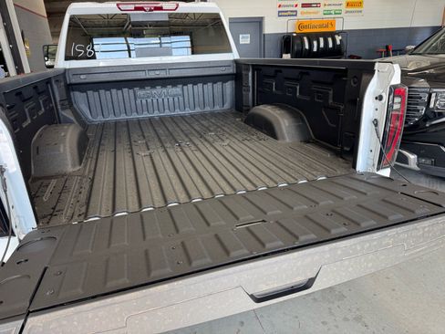 New 2026 GMC Sierra 2500 AT4 image 8