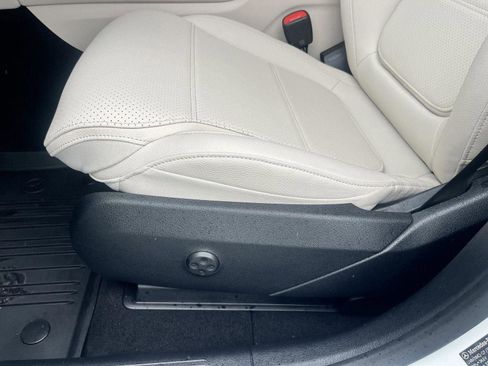 Used 2026 Mercedes-Benz GLC 300 4MATIC image 19