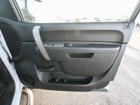 Used 2011 Chevrolet Silverado 2500 LT w/ Interior Plus Package image 25