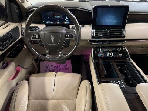 Used 2018 Lincoln Navigator L Reserve w/ Technology Package image 9