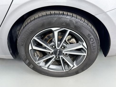 Used 2023 Kia Forte LXS FWD image 28