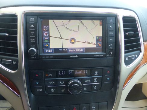 Used 2011 Jeep Grand Cherokee Overland w/ Trailer Tow Group image 23