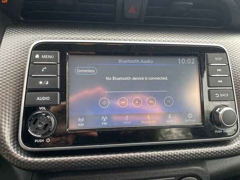 Used 2018 Nissan Kicks S FWD image 29
