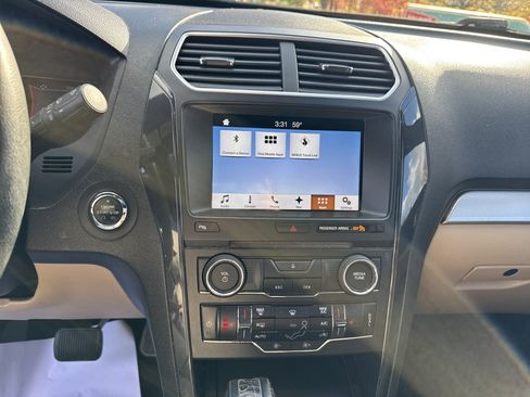 Used 2017 Ford Explorer XLT w/ Equipment Group 202A image 25