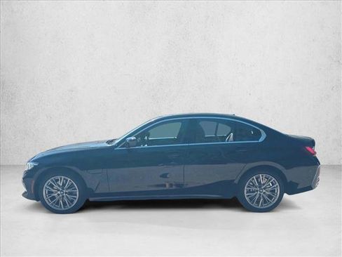 Used 2024 BMW 330e image 9