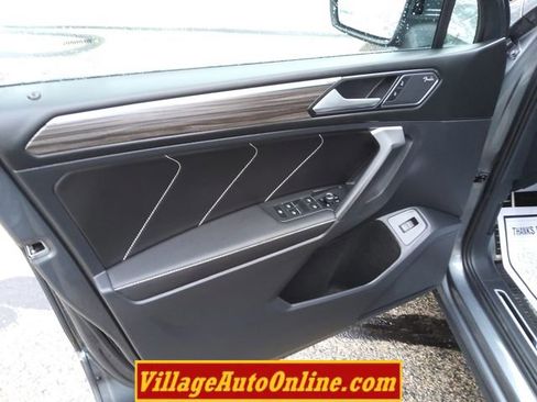 Used 2023 Volkswagen Tiguan SEL R-Line image 10
