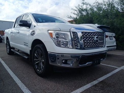 Used 2017 Nissan Titan SV AWD/4WD image 2
