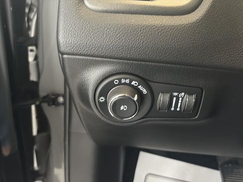 Used 2020 Jeep Compass Trailhawk w/ Cold Weather Group AWD/4WD image 16