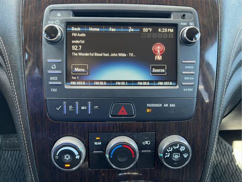 Used 2017 Chevrolet Traverse LT w/ Style and Technology Package FWD image 30