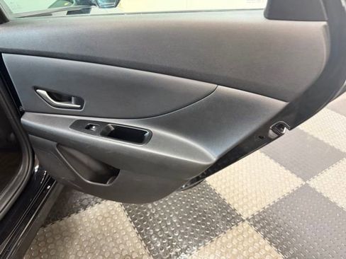 Used 2022 Hyundai Elantra SEL w/ Convenience Package image 37