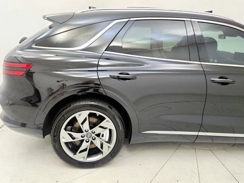 Used 2025 Genesis Electrified GV70 w/ Prestige Package AWD/4WD image 30