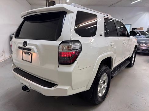 Used 2016 Toyota 4Runner SR5 AWD/4WD image 3