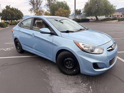 Used 2014 Hyundai Accent GLS FWD image 5