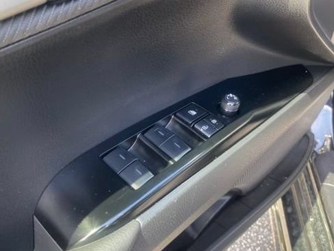 Used 2025 Toyota Camry SE FWD image 13