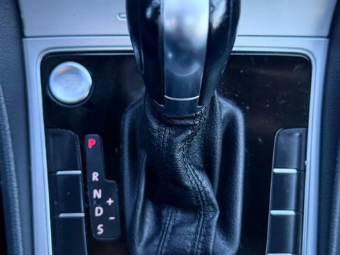 Used 2019 Volkswagen Passat 2.0T Wolfsburg w/ Wheels & Sunroof Package image 19